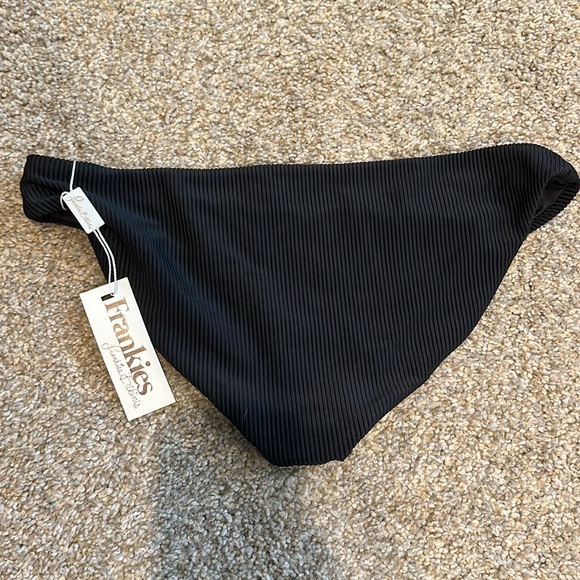 Frankie’s bikini - M/L - Picture 3 of 7